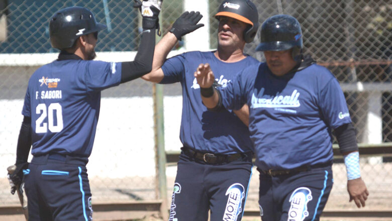 Mexicali Azul y Negra avanzan a semifinal en estatal de cuarentas