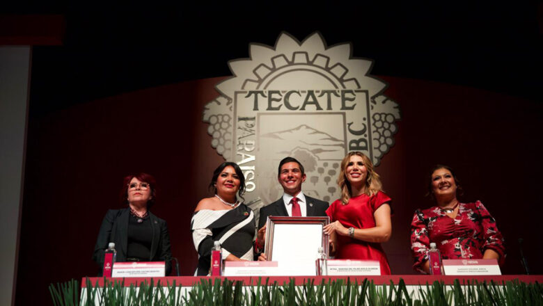 Toma Román Cota el relevo en la alcaldía de Tecate