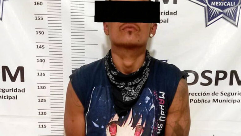 Detienen municipales a sujeto por robo con violencia a farmacia