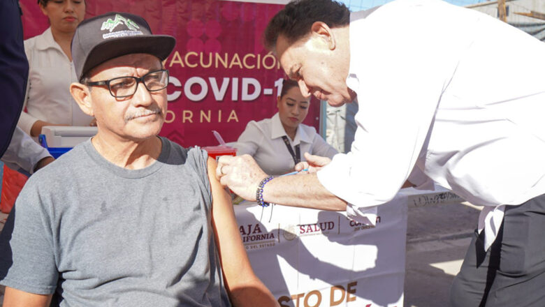 Avanza vacunación contra influenza y COVID-19