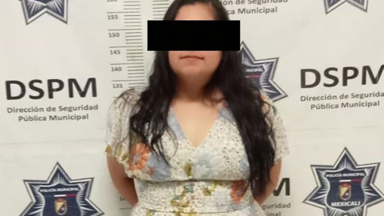 Detienen a par de “gringas” implicadas en robo; el novio de una huye