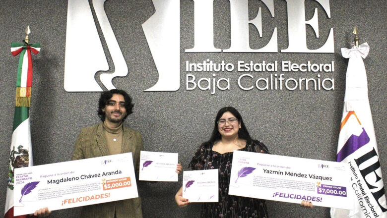 Entrega IEEBC premios del Concurso Nacional de Ensayo