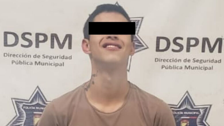 Sonriente sujeto provoca daños a florería