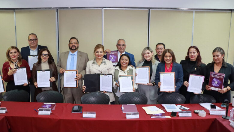 Firman convenio para combatir la violencia de género 