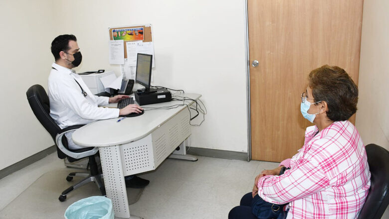 Invitan a derechohabientes a aprovechar beneficios del PrevenIMSS