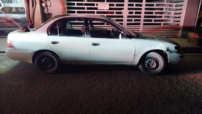 Se paseaban en auto robado por Jazmines de La Progreso