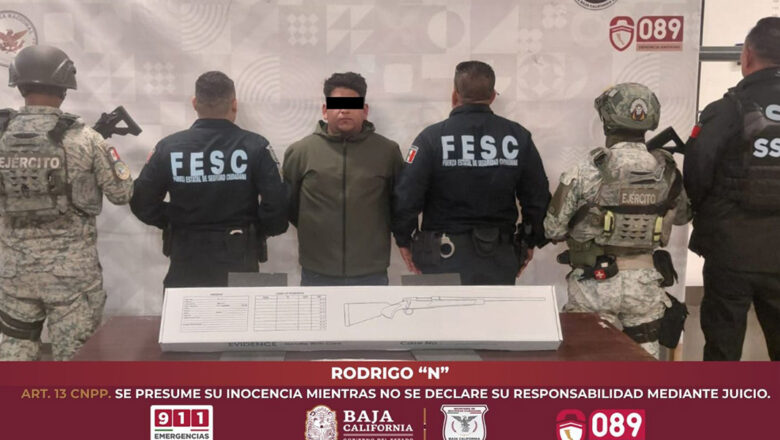Intercepta Fuerza Estatal a conductor en posesión de arma larga