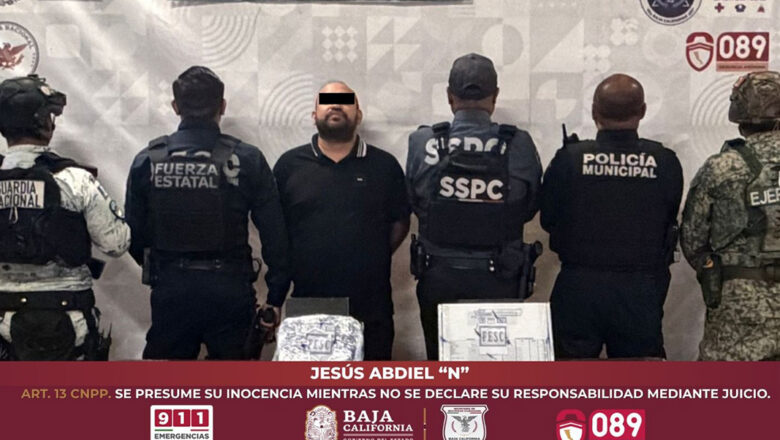 Aseguran a falso agente federal en posesión de arma de fuego en Tijuana