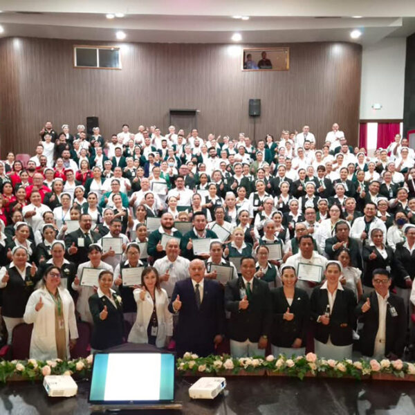 Entrega IMSS BC reconocimientos a personal de Enfermería