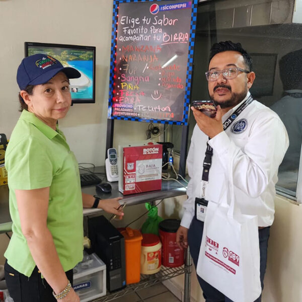 Fortalece FGE seguridad de comercios con instalación de botones de pánico